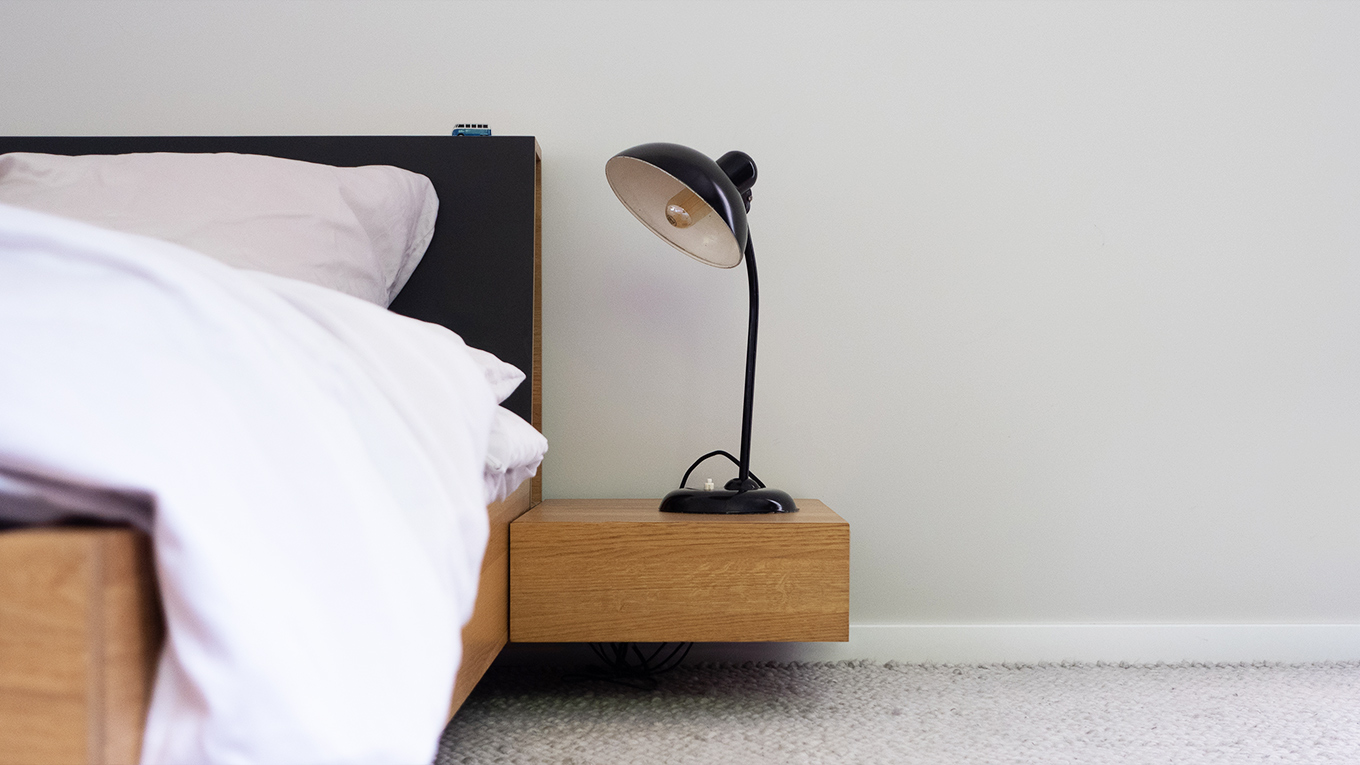 A bed 1... 2... 3... (4)