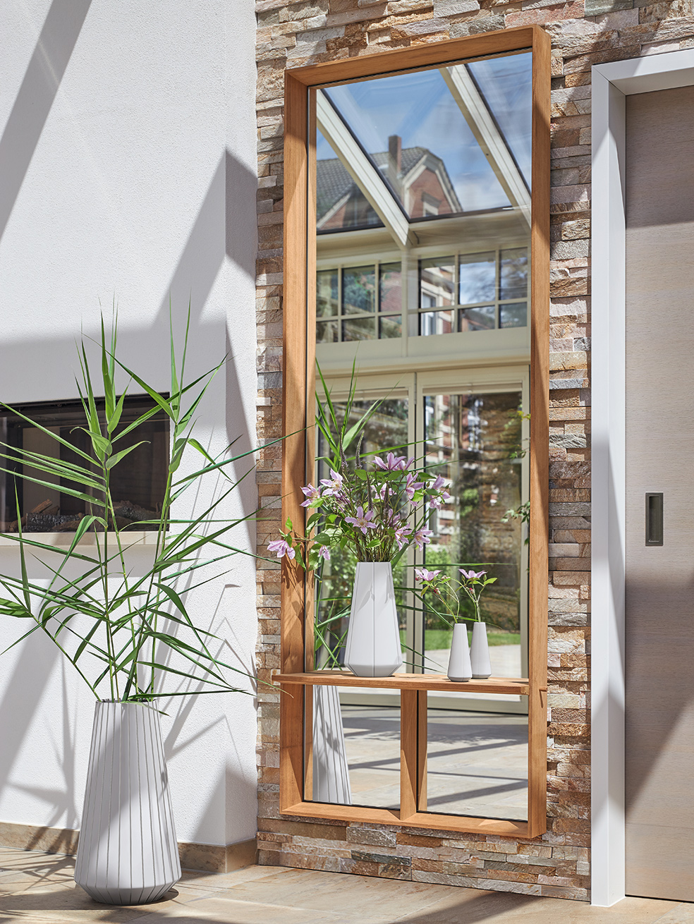 jh-mirror_mirror-01_VERT_984x1310